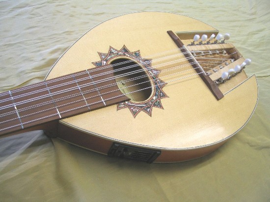 Oud a camere tonali